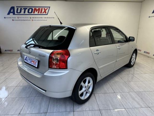 Tirane, shes makine Toyota corolla Viti 2006, 4.400 Euro