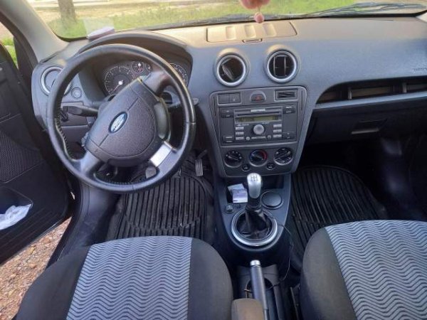 Tirane, shitet makine Ford Fusion Viti 2006, 3.400 Euro