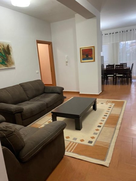 Tirane, jap me qera apartament 2+1+Ballkon Kati 2, 125 m² 600 € (KOPSHTI ZOOLOGJIK)