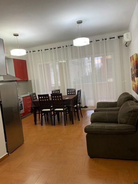 Tirane, jap me qera apartament 2+1+Ballkon Kati 2, 125 m² 600 € (KOPSHTI ZOOLOGJIK)