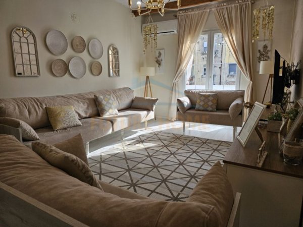 0683487469  Tirane, shitet apartament 2+1 Kati 4, 100 m² 173.000 € (Rruga SIRI KODRA)