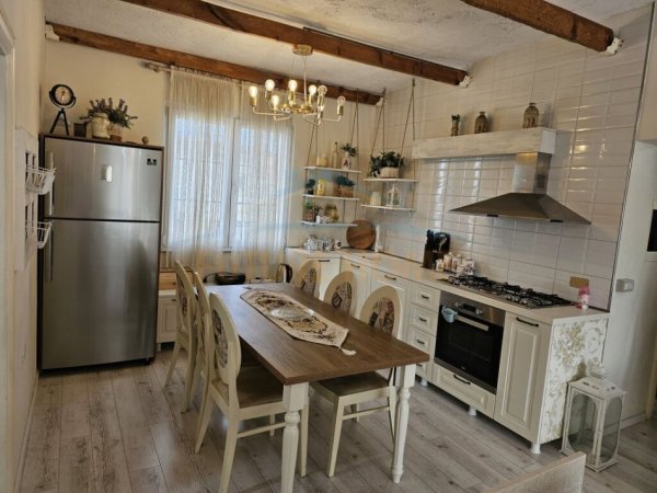 0683487469  Tirane, shitet apartament 2+1 Kati 4, 100 m² 173.000 € (Rruga SIRI KODRA)