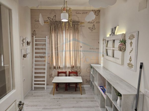 0683487469  Tirane, shitet apartament 2+1 Kati 4, 100 m² 173.000 € (Rruga SIRI KODRA)