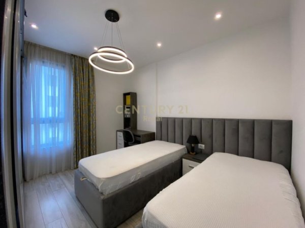 Tirane, shitet apartament 2+1+Ballkon , 102 m² 187.000 € (rruga agim prodani)