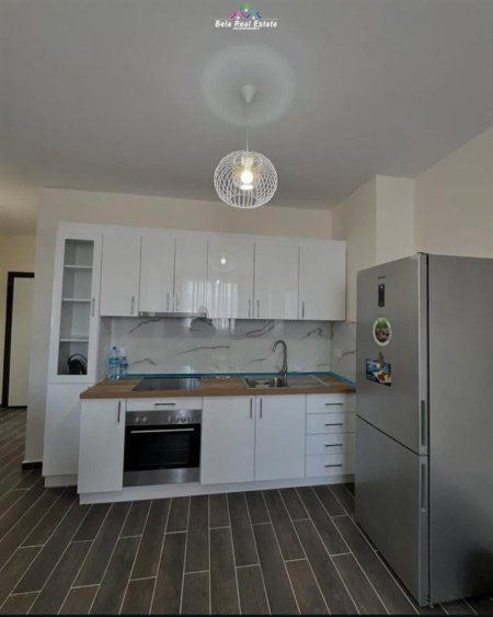 Tirane, jepet me qera apartament 2+1 Kati 6, 85 m² 500 € (Rruga e Kavajes, Kompleksi Golden Park)