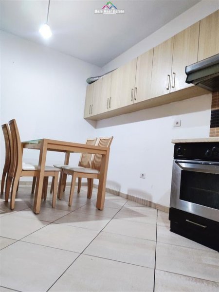 Tirane, shes apartament 1+1+Ballkon Kati 6, 72 m² 90.000 € (yzberisht)