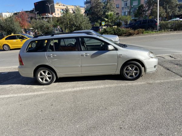 Toyota corola 1.4 Nafte, gri metalizato manuale Kondicioner 2.300 €