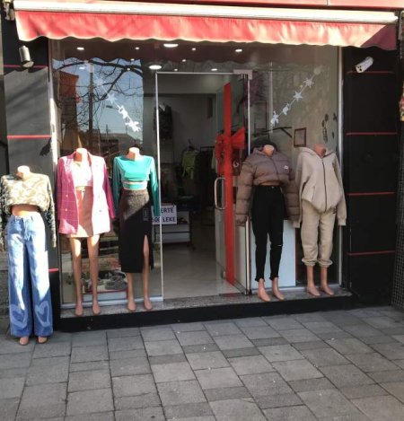 Tirane, Shitet biznesi BUTIK me xhiro mujore rreth 6 milion lek, Kati 0, 20 m² (Rruga Bardhyl)