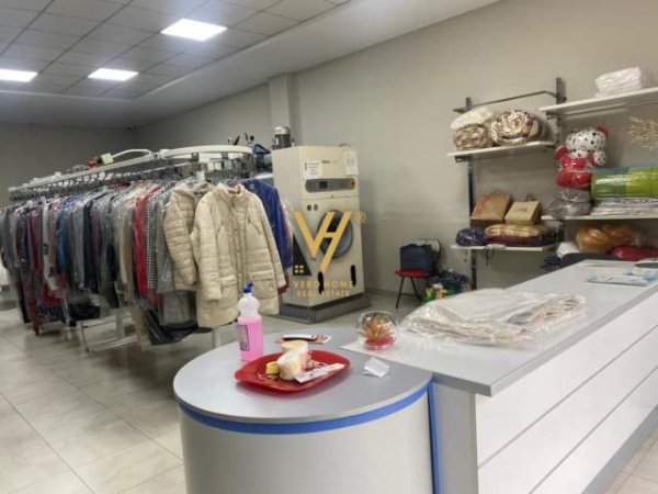 Tirane, shitet dyqan Kati 0, 100 m² 320.000 Euro (KOMUNA E PARISIT)
