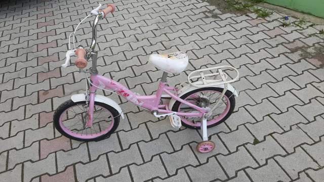 Tirane, shes biciklete 3500 Leke