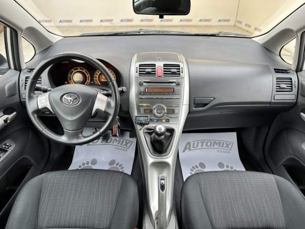 Tirane, shes makine Toyota auris Viti 2008, 5.800 Euro