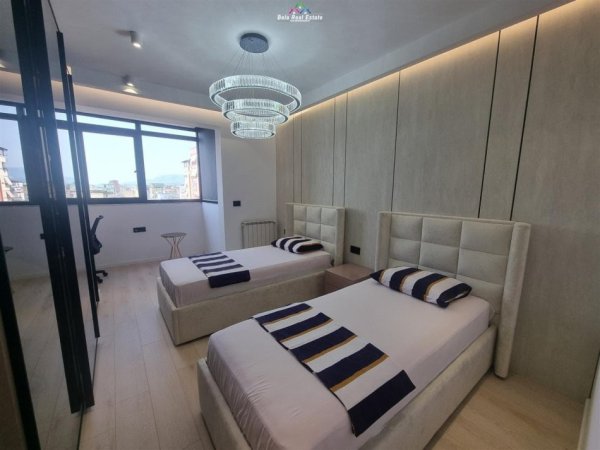 Tirane, shes apartament 2+1 Kati 9, 120 m² 450.000 € (Liqeni Artificial)