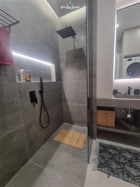 Tirane, shes apartament 2+1 Kati 9, 120 m² 450.000 € (Liqeni Artificial)