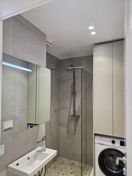 Tirane, jepet me qera garsonier Kati 8, 40 m² 380 € (RRUGA 5 MAJI)