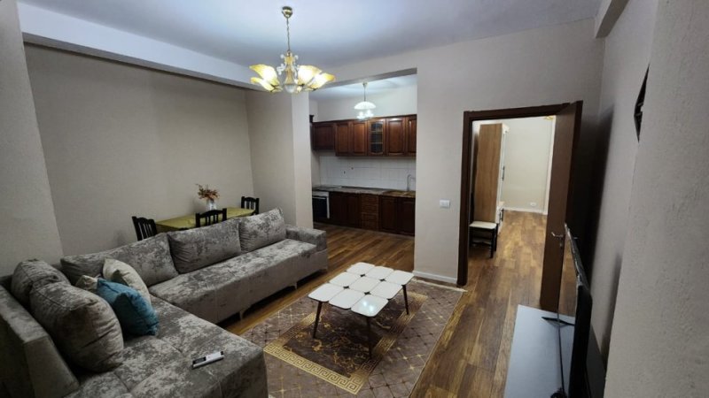 Tirane, jepet me qera apartament 2+1 Kati 4, 105 m² 650 €