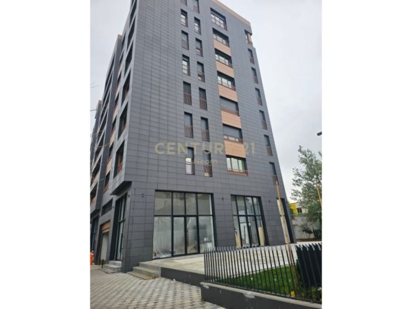 Tirane, shitet garazh Kati -1, 16 m² 33.000 € (Pazari i Ri )