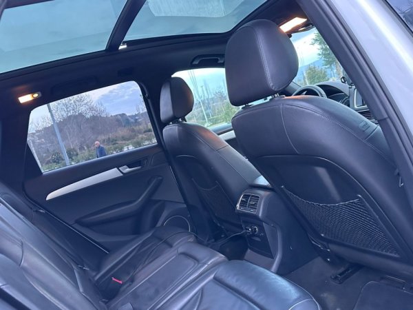 Vlore, shes SUV | Fuoristrad | Xhip Audi Q5 S-Line Benzin+Gaz, e bardhë automatik Klima 212 km 14.701 €