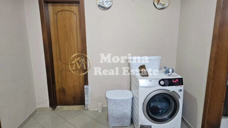 Tirane, jepet me qera apartament 2+1 Kati 1, 85 m² 400 € (Kombinat)