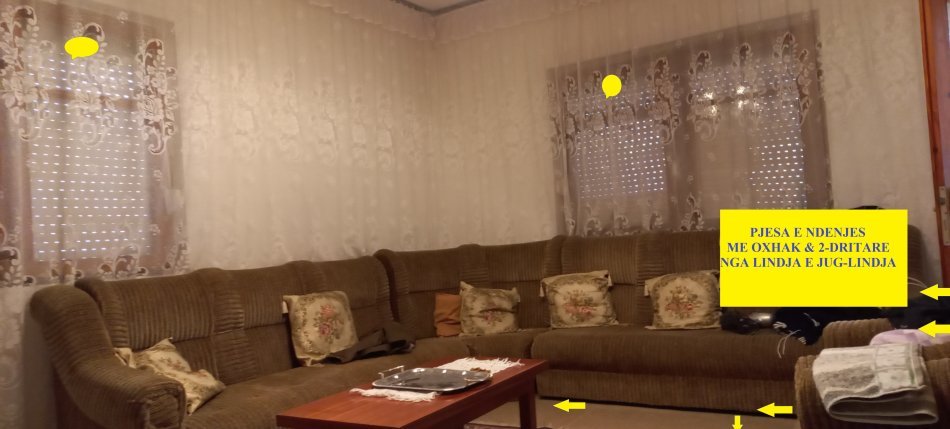 Tirane, Qera Shtëpi/Vile 3-kate, oborr  e bahçe, kat përdhes magazin, kati 2-të për gatim-ngrënie, ndënje, kati 3-të me 3-dhoma gjumi, qera 850€/muaj, në rr.Kristaq Capo e Abedin Pasha, si dhe rr.P.Budi, 200m pallati Grand/Todi Shkurti, 1.1-km nga Ura Elbasanit/Shkolla Baletit, 800m nga Ura Brrylit