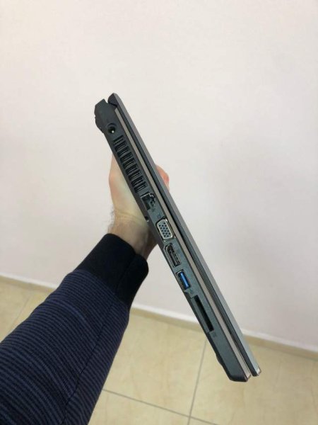 Tirane, shes Laptop Fujitsu LIFEBOOK E754 250 Euro