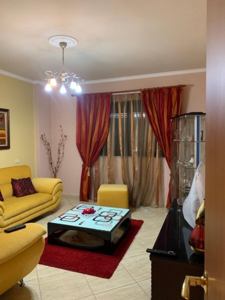 Durres, jepet me qera apartament 2+1 Kati 3, 75 m² 400 € 