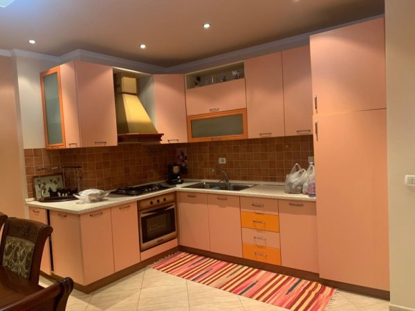 Durres, jepet me qera apartament 2+1 Kati 3, 75 m² 400 € 