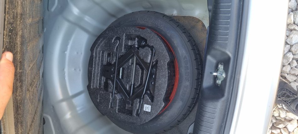 Shitet Hyundai 6200€