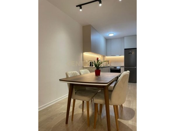 Tirane, shes apartament 2+1+Aneks+Ballkon Kati 2, 110 m² 330.000 € (Rruga e elbasanit)