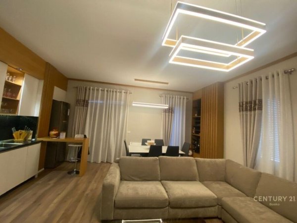 Tirane, shes apartament 2+1+Aneks+Ballkon Kati 6, 117 m² 207.000 € (Dritan Hoxha, Laprake)