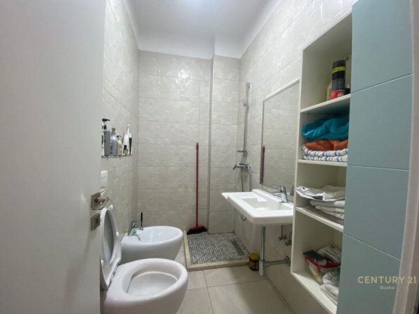Tirane, shes apartament 2+1+Aneks+Ballkon Kati 6, 117 m² 207.000 € (Dritan Hoxha, Laprake)