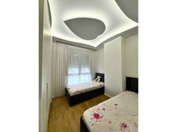 Tirane, shes apartament 2+1+Aneks+Ballkon Kati 2, 80 m² 160.000 € (Selite)