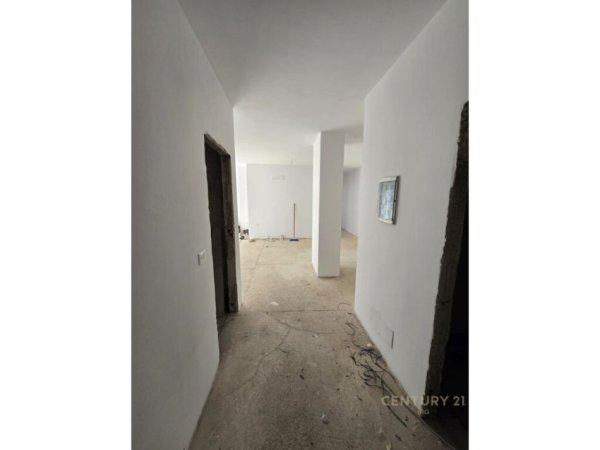 Tirane, shes apartament 2+1+Aneks+Ballkon Kati 1, 109 m² 205.000 € (TREGU ELEKTRIK)