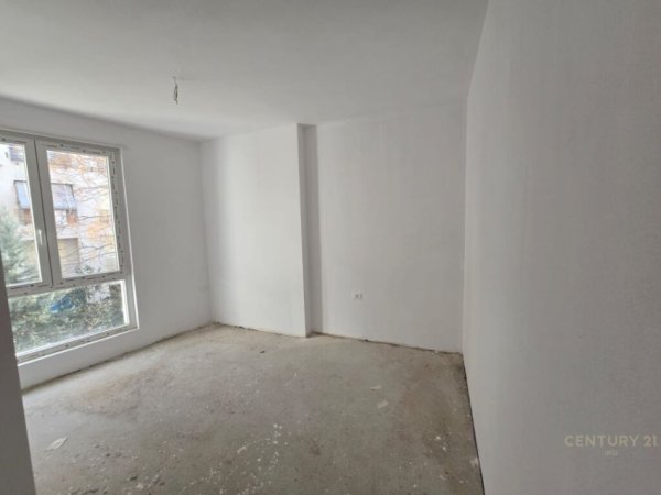 Tirane, shes apartament 2+1+Aneks+Ballkon Kati 1, 109 m² 205.000 € (TREGU ELEKTRIK)
