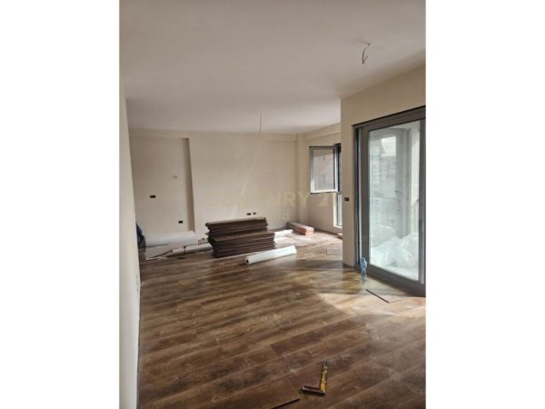Tirane, shes apartament 2+1+Aneks+Ballkon Kati 6, 103 m² 235.980 € (Shkolla e Kuqe)