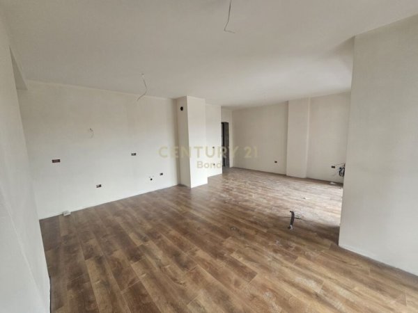 Tirane, shes apartament 2+1+Aneks+Ballkon Kati 6, 106 m² 244.743 € (Shkolla e akuqe)