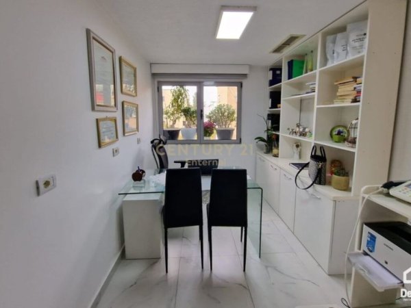 Tirane, shes apartament 2+1+Aneks+Ballkon Kati 2, 108 m² 210.000 € (Ish Restorant Durresi)
