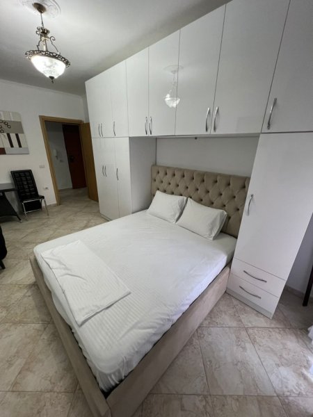 Tirane, jepet me qera garsonier Kati 3, 40 m² 450 €