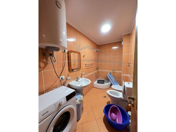 Tirane, shitet apartament 2+1+Ballkon Kati 1, 94 m² 127.000 € (Unaza e Re)