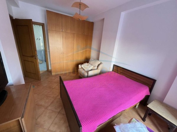 Tirane, shitet apartament 2+1+Ballkon Kati 1, 94 m² 127.000 € (Unaza e Re)