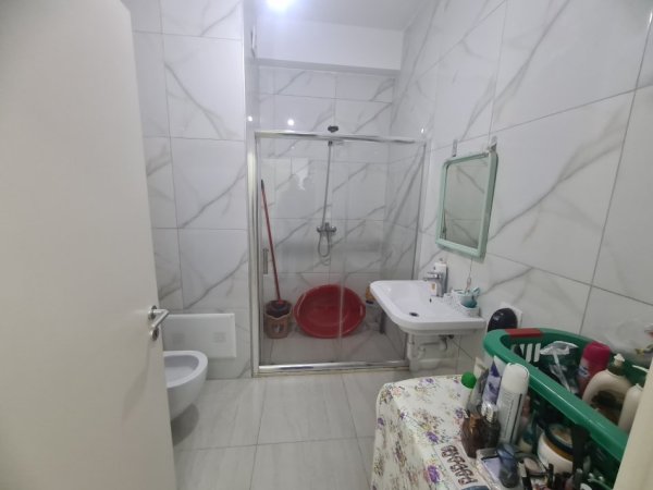 Tirane, jepet me qera apartament 2+1+Ballkon Kati 2, 87 m² 460 € (KOMPLEKSI MANGALEM)