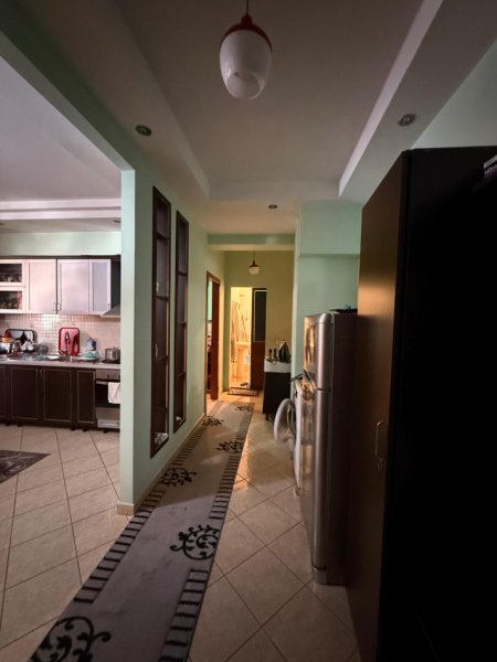 Tirane, shitet apartament 2+1+Ballkon Kati 4, 109 m² (ne rrugen 4 Deshmoret prane Gjimnazit Partizan)