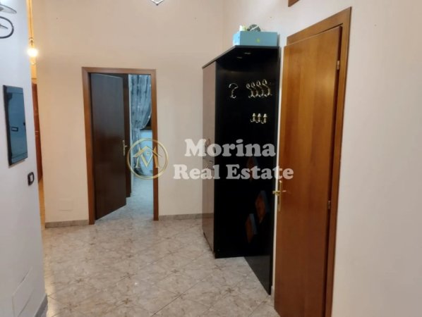 Tirane, jepet me qera apartament 3+1 Kati 2, 140 m² 550 € (Qytet Studenti)