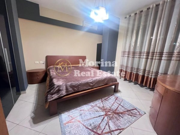 Tirane, jepet me qera apartament 3+1 Kati 5, 120 m² 1.100 € (Zogu i Zi / Ring Center)