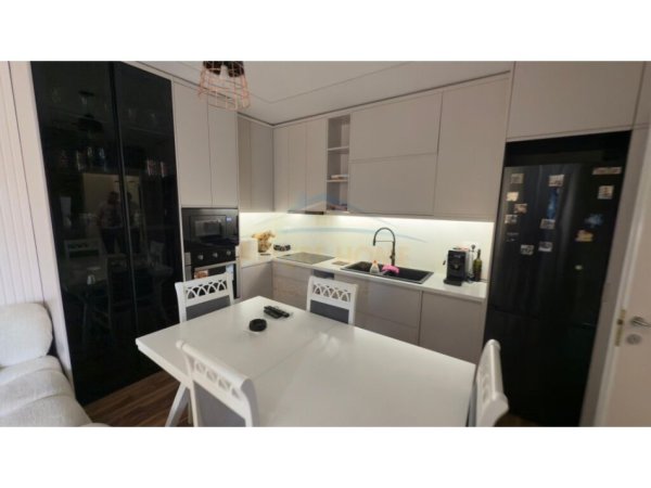 APARTAMENT 1+1 PER SHITJE TEK LIQENI I THATE