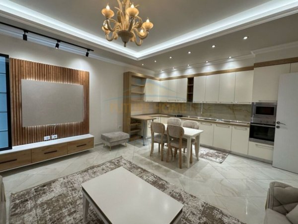 APARTAMENT 3+1 PER SHITJE TEK LIQENI I THATE