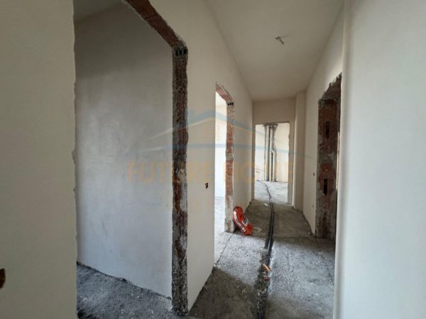 Tirane, shes apartament 2+1+Ballkon Kati 8, 107 m² 93.140 € (Kamez)