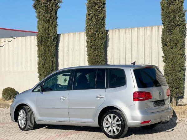 VW TOURAN 1.6 NAFTE 👉 2011 👈 kambio MANUALE - 5 VENDE 7.490 €
