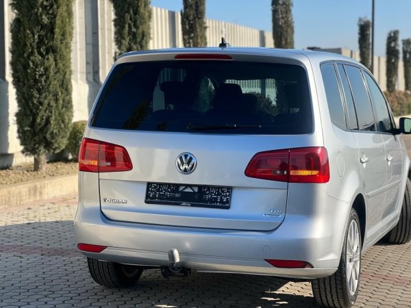 VW TOURAN 1.6 NAFTE 👉 2011 👈 kambio MANUALE - 5 VENDE 7.490 €