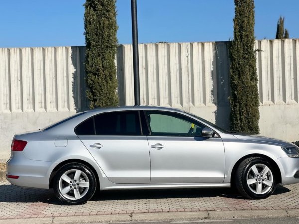 VW JETTA 1.6 NAFTE 👉 2012 👈 kambio AUTOMATIKE 7.350 €