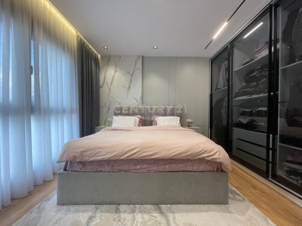 Tirane, shes apartament 2+1+Aneks+Ballkon Kati 1, 121 m² 350.000 € (Liqeni i Thate)
